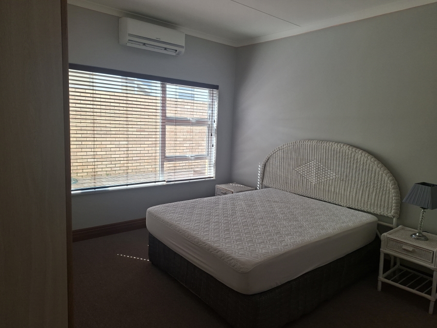 6 Bedroom Property for Sale in Aston Bay Eastern Cape